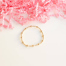 Load image into Gallery viewer, Lively Bracelet in Gold
