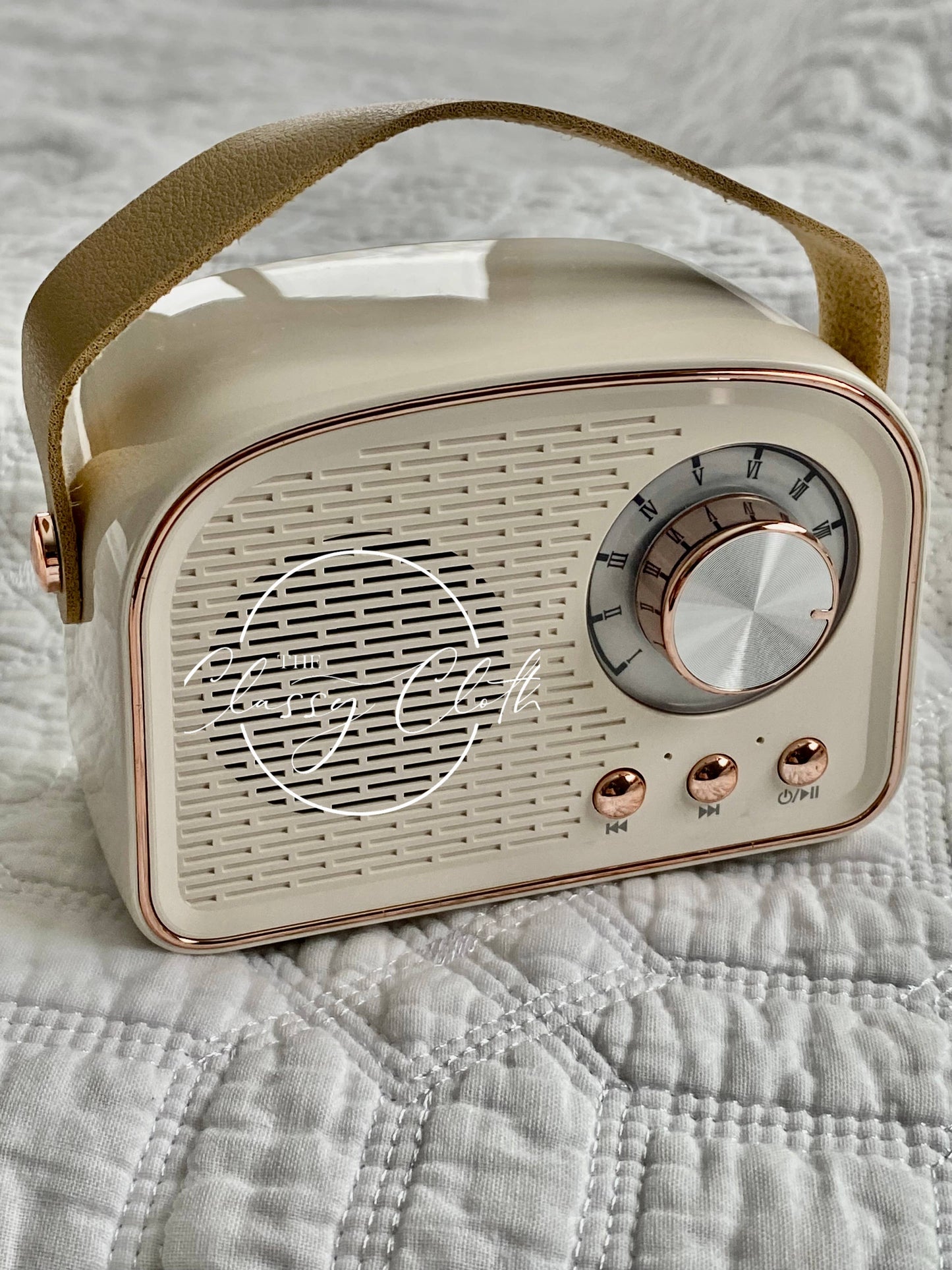 Vintage Bluetooth Radio - Cream