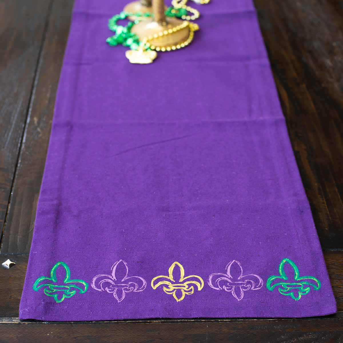 St Charles Fleur de Lis Table Runner