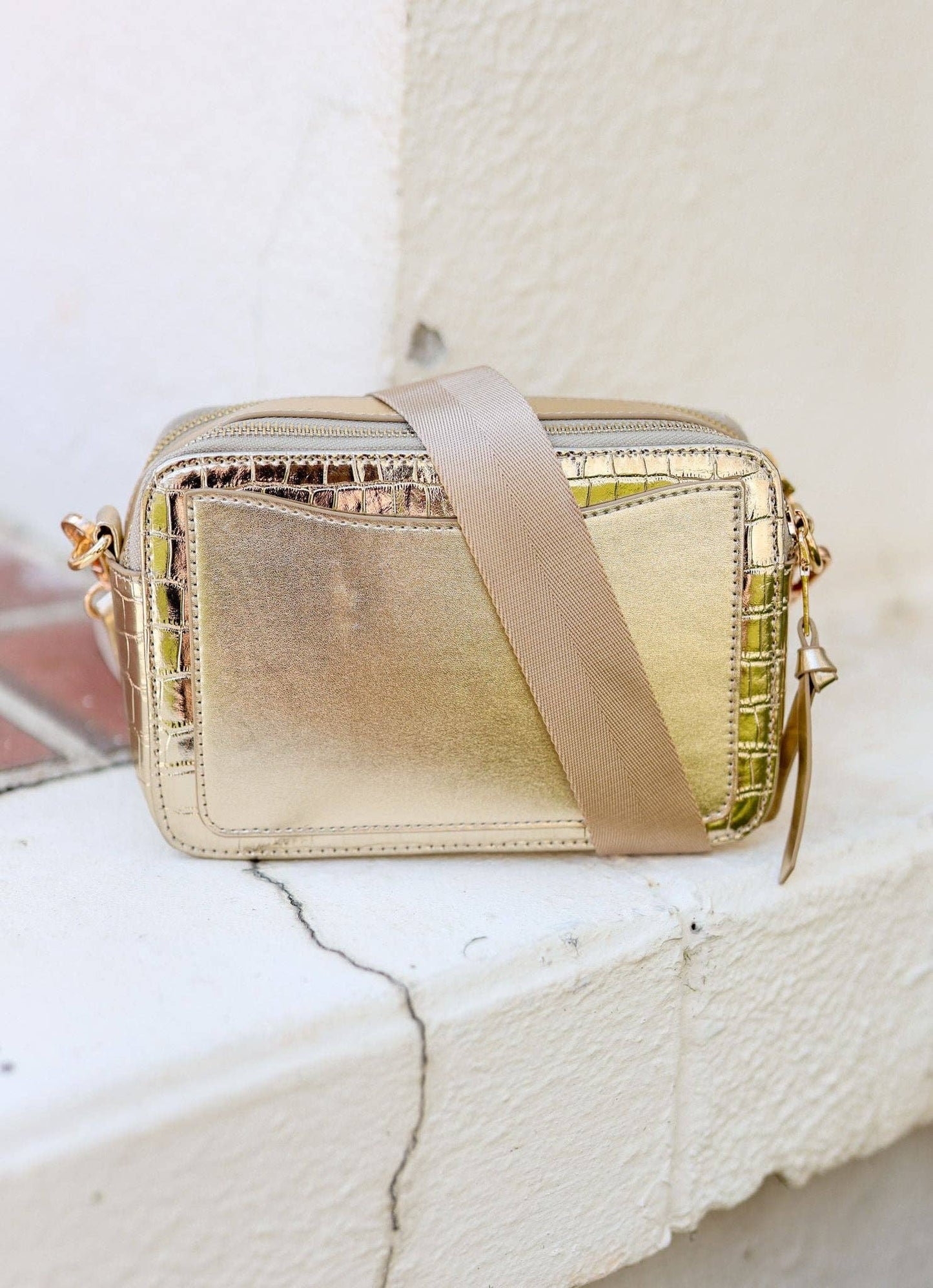 Oakley Crossbody GOLD