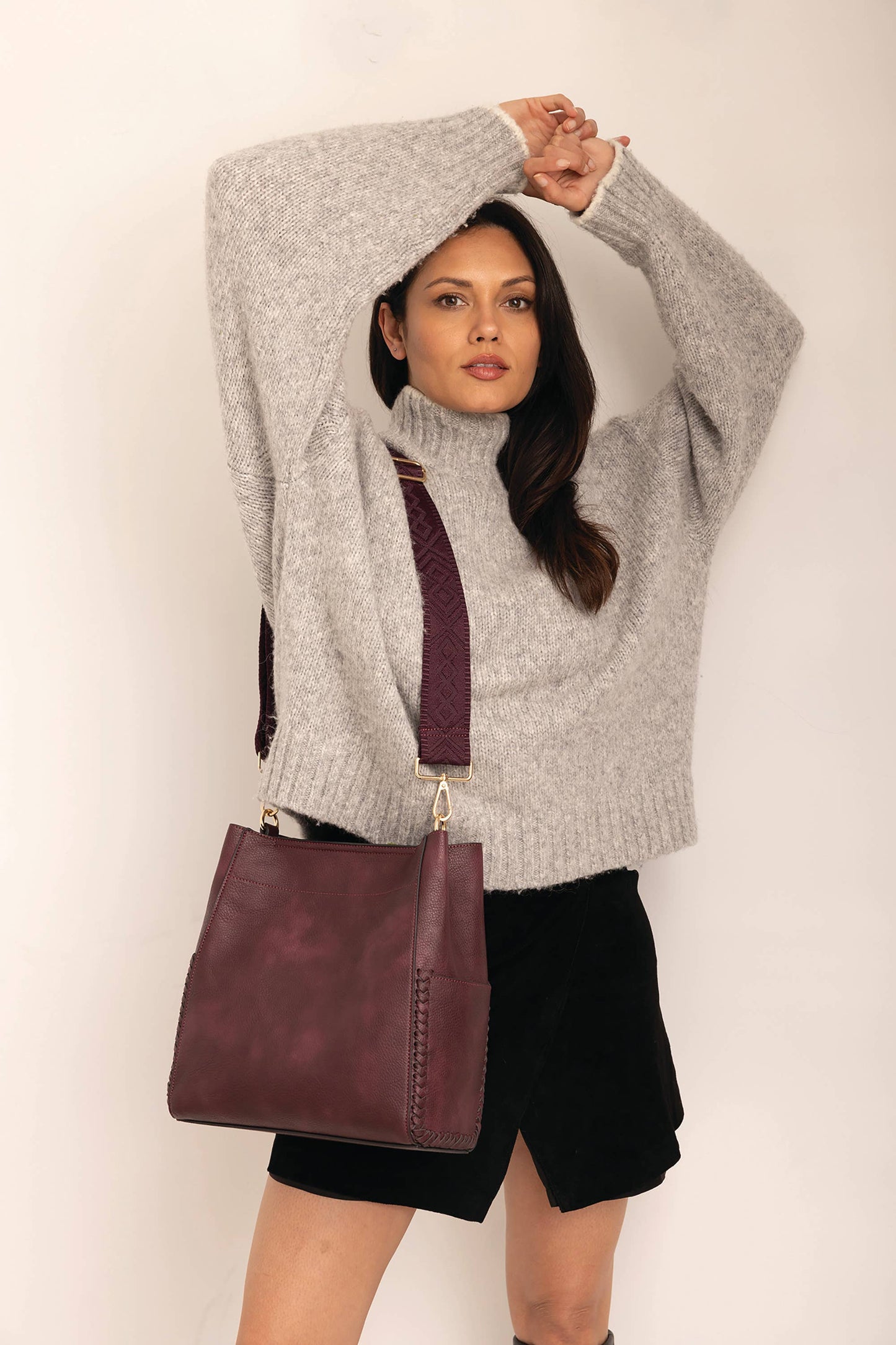 M2070 Penny 2-in-1 Bucket Bag w/ Guitar Strap