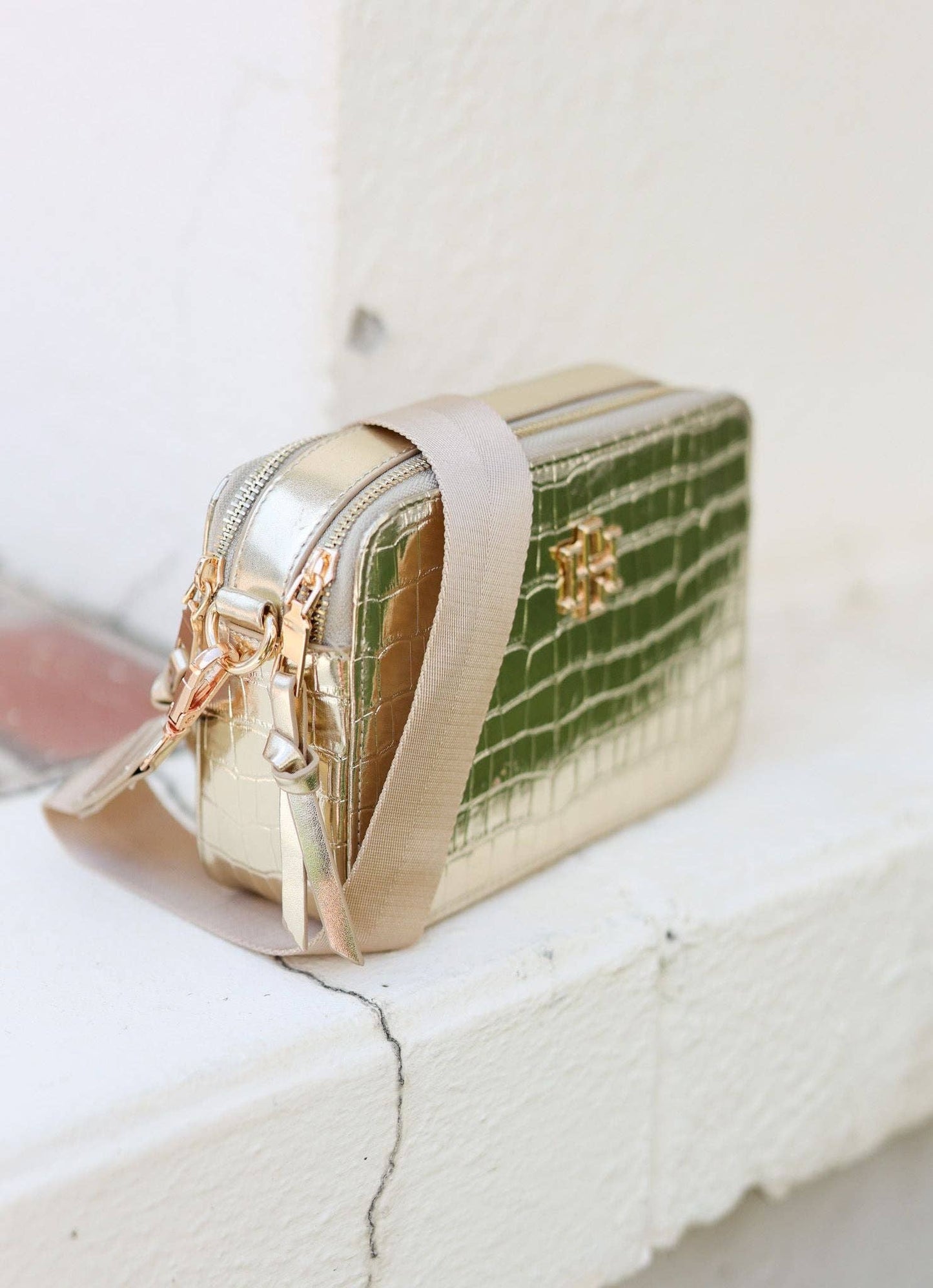 Oakley Crossbody GOLD