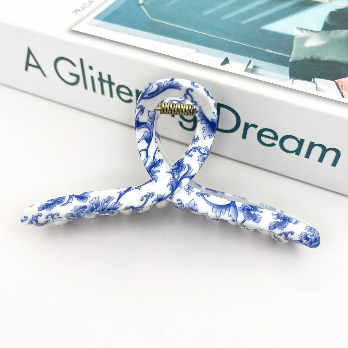 Blue and White Porcelain Textured Claw Clip